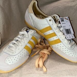 Adidas Japan Women’s in off white, spark and orange tink colorway, Size: 9.5